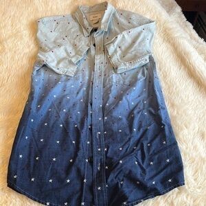 Old navy xl (14-16) that’s had two different colors light blue with navy blue